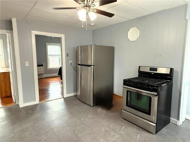 Building Photo - 53 Hadwin St