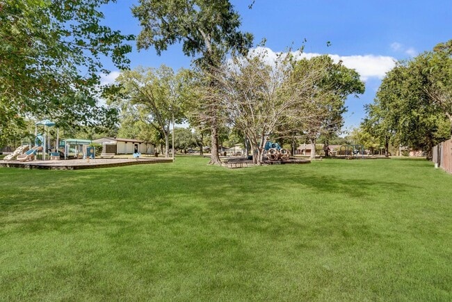 Building Photo - 18015 Woodgum Dr