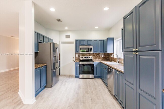 Building Photo - 13017 SW 143rd Terrace