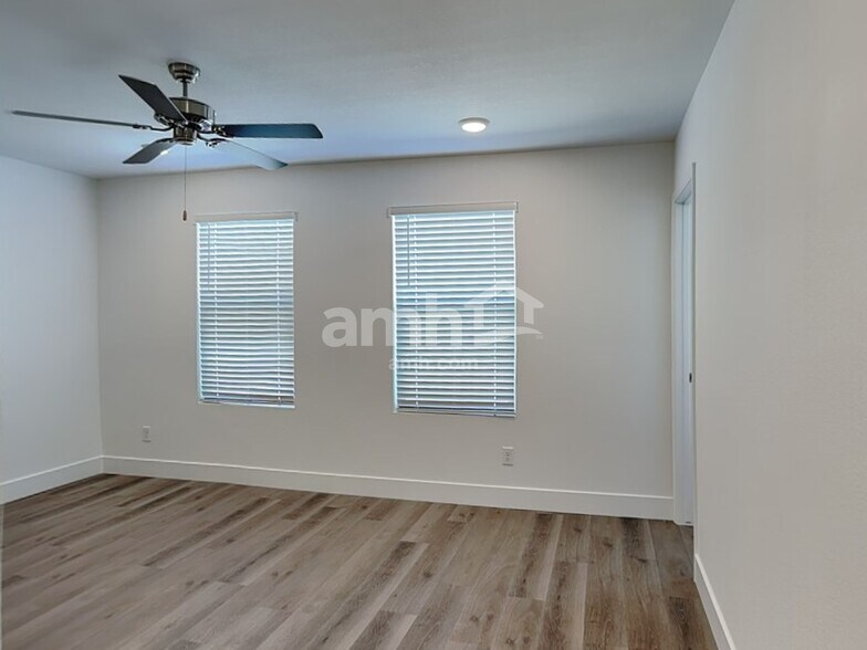 Building Photo - 11146 Magallanes St