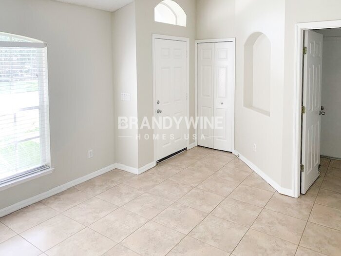 Building Photo - 2143 Fennell St
