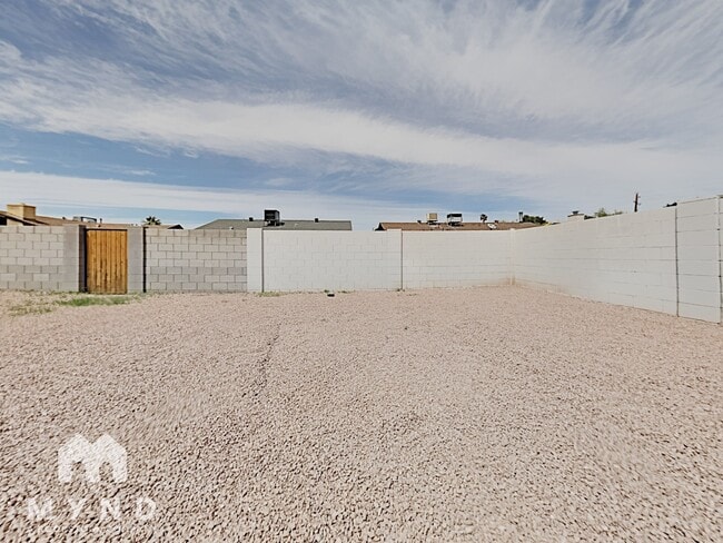 Building Photo - 2528 E Hermosa Dr
