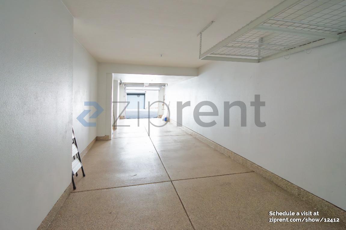 Building Photo - 16935 Laurel Hill Ln