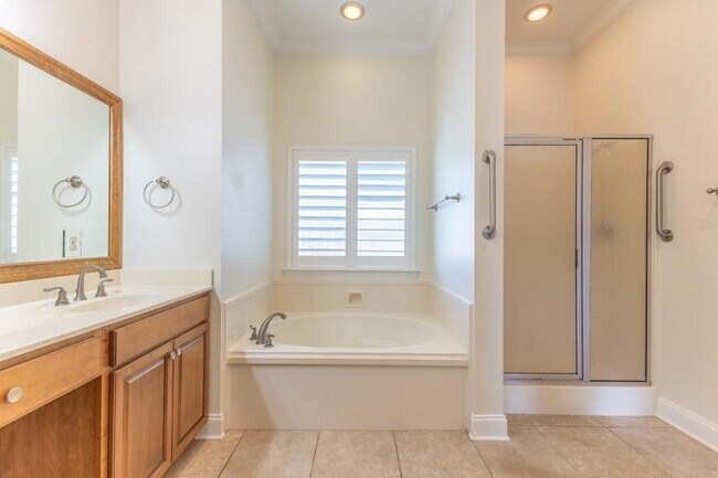 Building Photo - 321 Cypress Lakes Dr