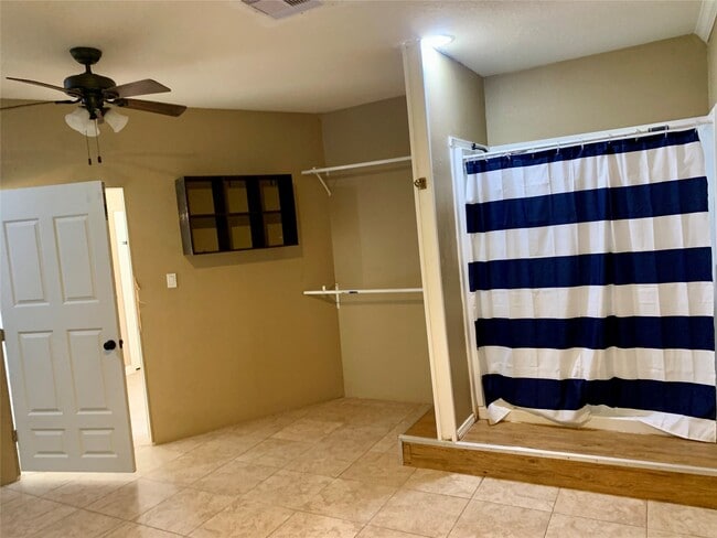 Building Photo - 2433 Duncan Dr