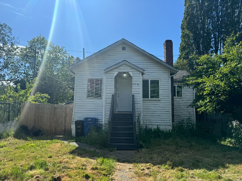 Building Photo - 5429 Delridge Way SW