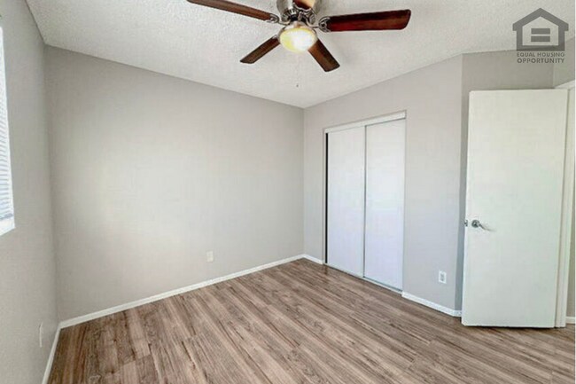 Building Photo - 1765 E Pepper Cir