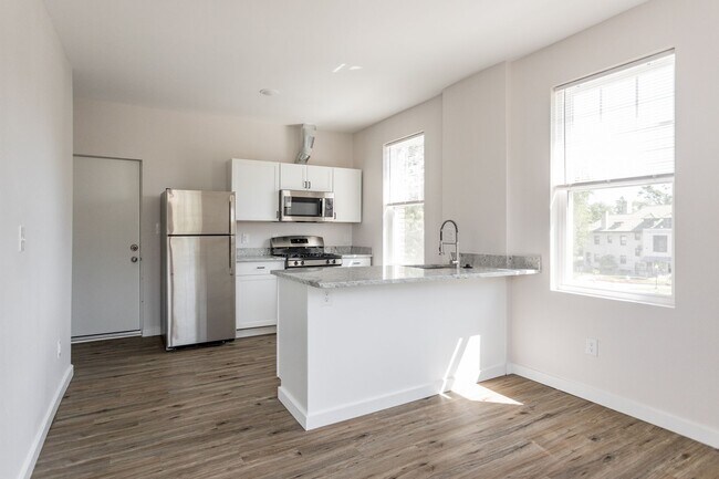 Building Photo - The Charlotte