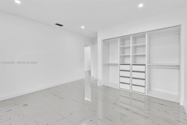 Building Photo - 8858 Harding Ave