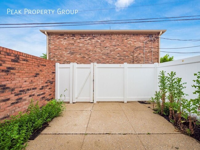 Building Photo - 4507 Westborough Dr W