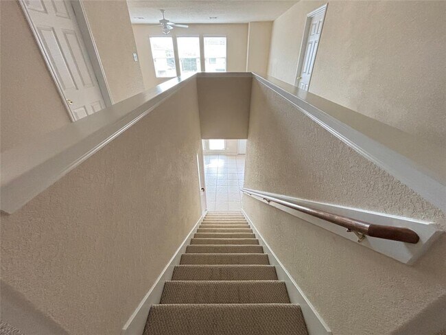 Building Photo - 14851 Fir Knoll Way