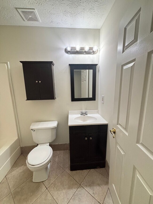 Building Photo - 4 Bedroom/3 Bath house in Acworth