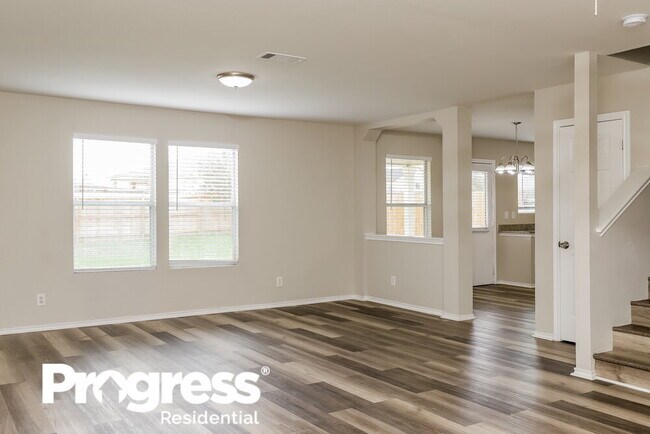 Building Photo - 153 N Willow Way