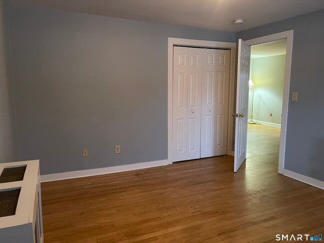 Building Photo - 80 Grassy Plain St