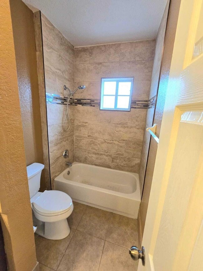 Building Photo - 6606 Catalina Ln