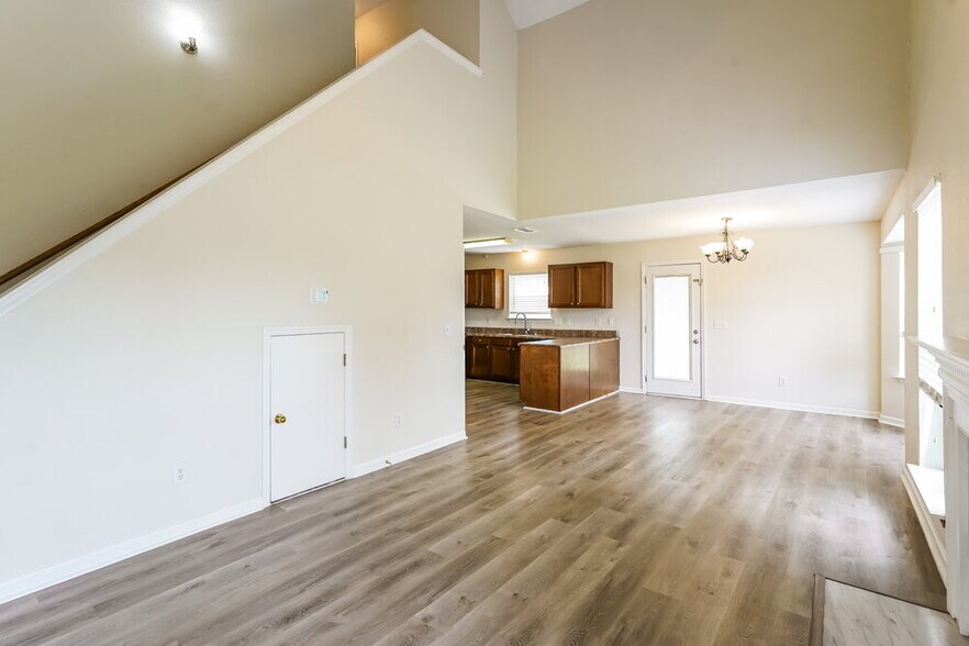 Building Photo - 608 Birchbrook Ct