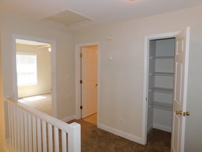Building Photo - Nice Townhome in Havelock