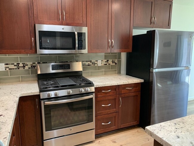 Building Photo - Welcome home!  1 Bedroom/ 1 Bath Condo