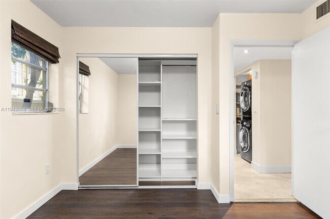 Building Photo - 821 Euclid Ave