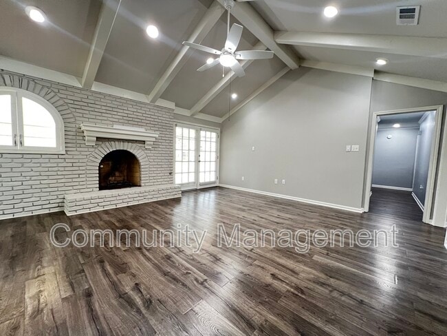 Building Photo - 13741 Willowridge Ave