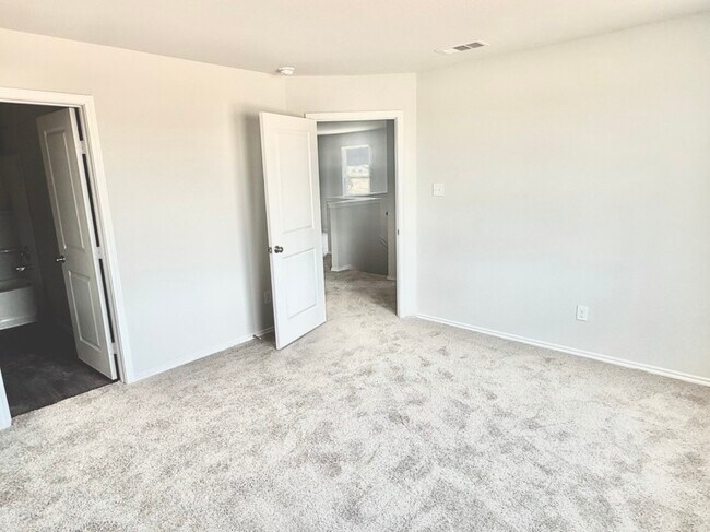 Building Photo - 2865 Autumnwood Wy