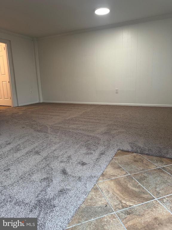 Building Photo - 2070 Mayflower Dr