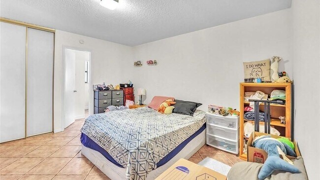 Building Photo - 3655 Cocoplum Cir
