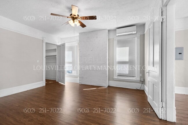 Building Photo - 1347 S Floyd St