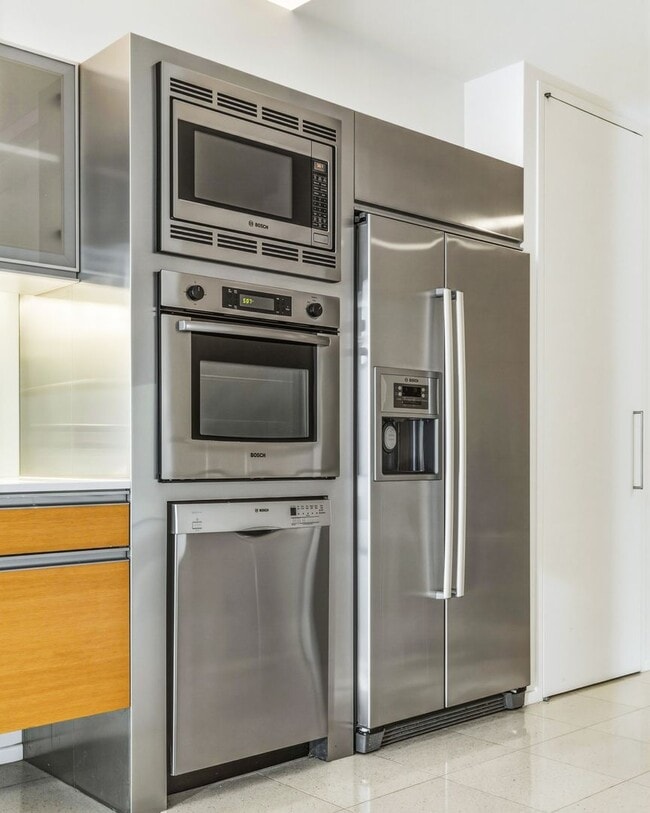 Building Photo - Veer Towers 602W-Strip and CityCenter Views form this Stunning 2Bd/2Ba Residence