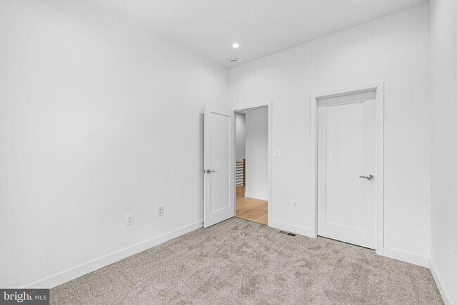 Building Photo - 2534 Elvans Rd SE
