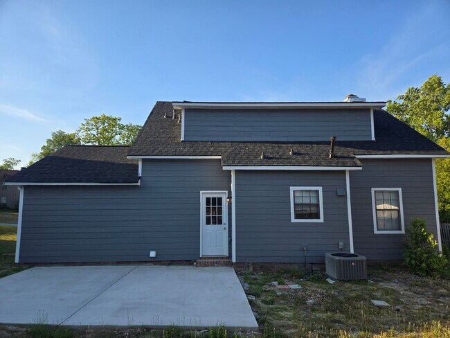 Building Photo - 3 Bedroom 2 Bath Columbia County Available