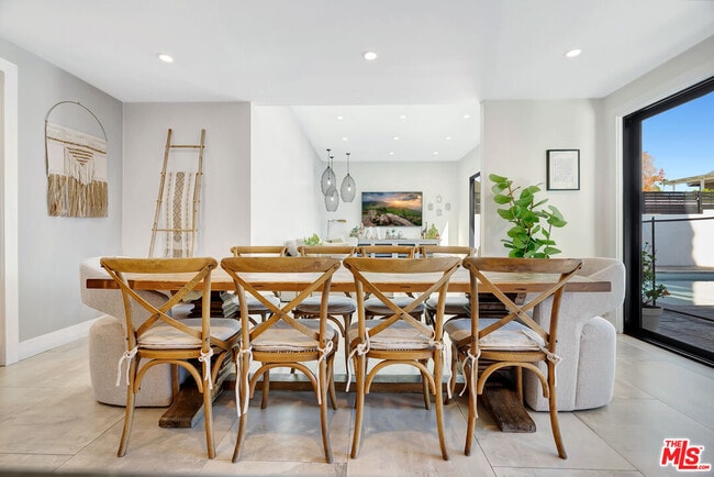 Building Photo - 6324 Geyser Ave