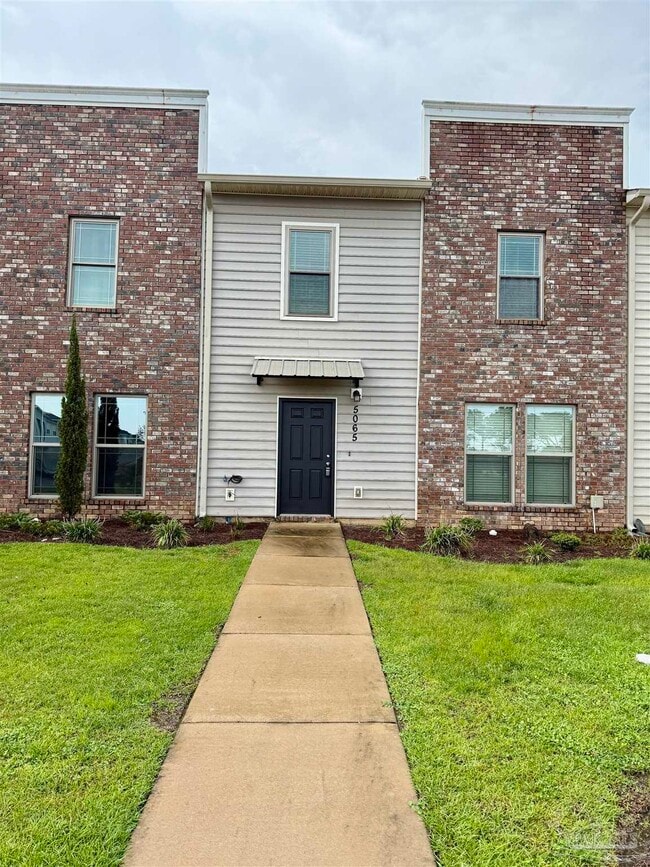 Building Photo - 5065 Peach Dr