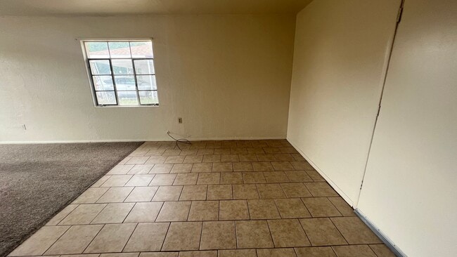 Building Photo - 3 Bedroom home with 1 Bathroom and Large Back yard