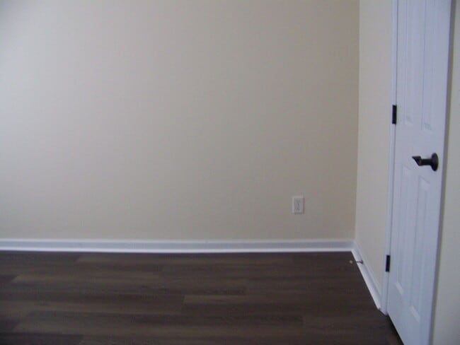 Building Photo - ELK RIDGE OF SOUTH VIEW CONDOMINUMS