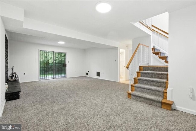 Building Photo - 7201 Fairfield Ct