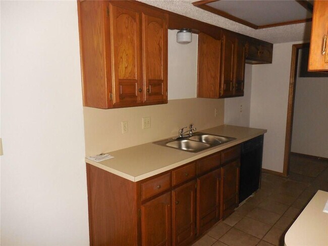 Building Photo - 12613 Whispering Hollow Dr