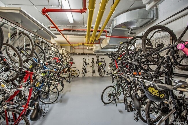 Building Photo - 535 W 52nd St