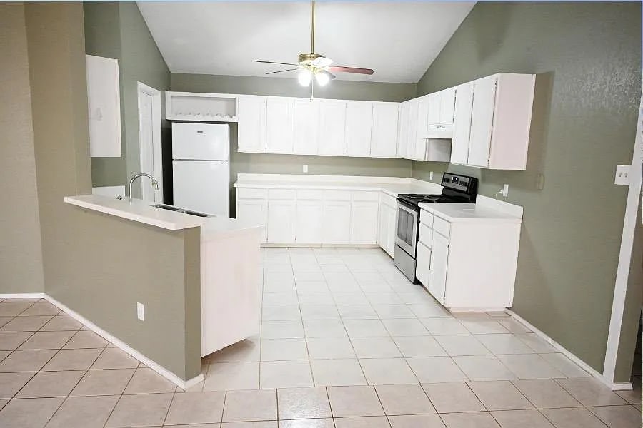 Building Photo - 2711 Harvest Lake Dr