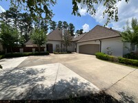 Building Photo - Live in Greystone Golf & Country Club!