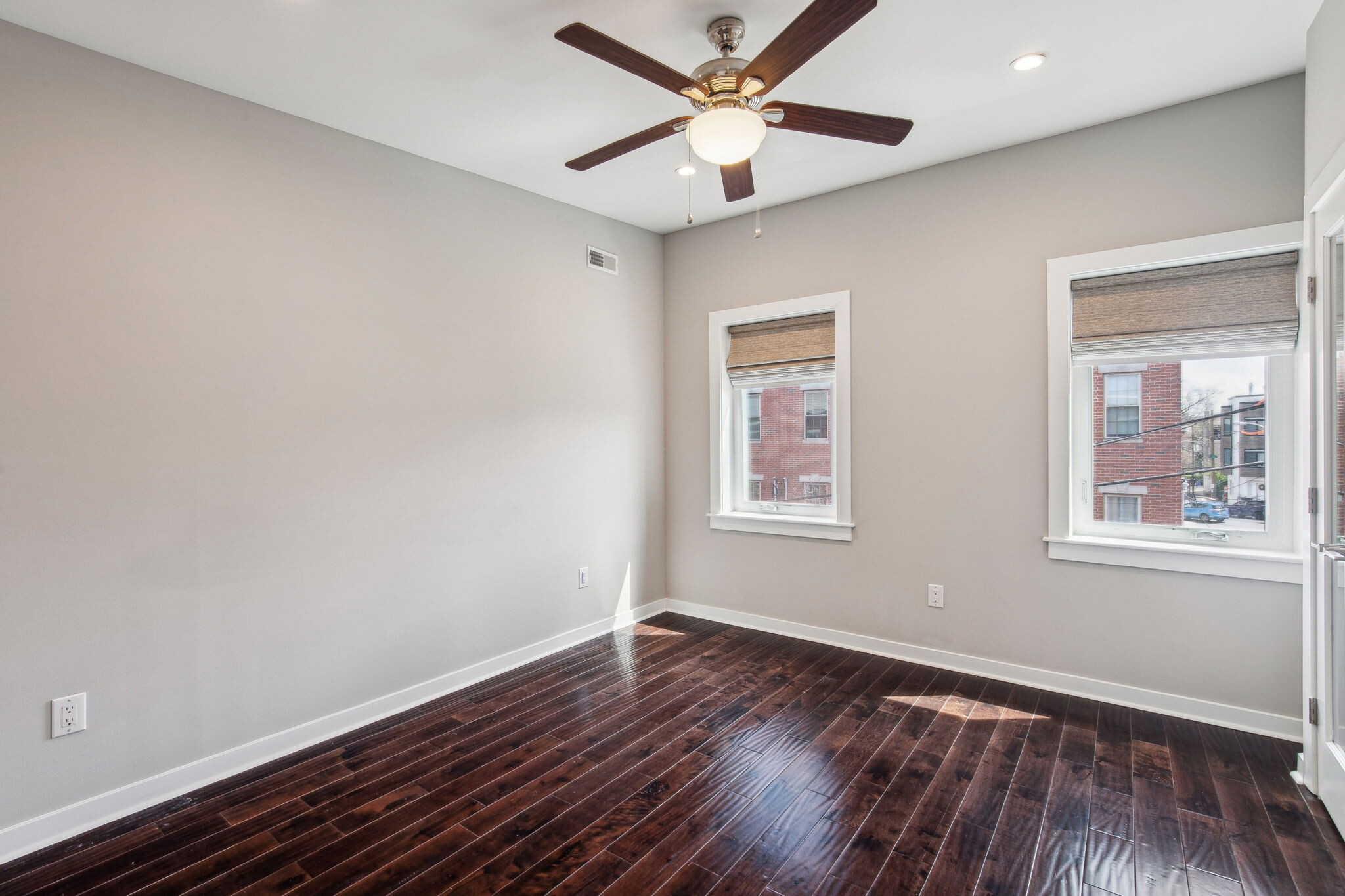 Building Photo - 1833 Ginnodo St