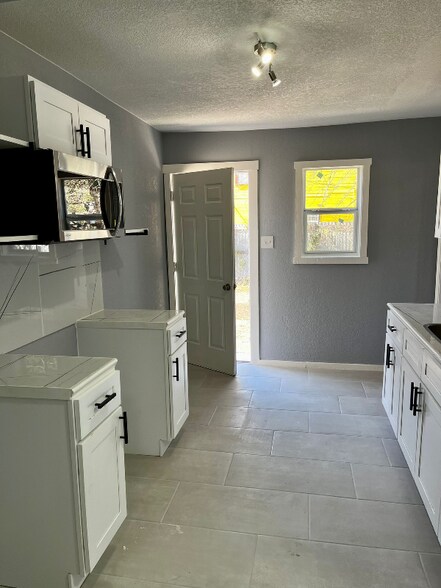 Building Photo - 2223 Gorman Ave