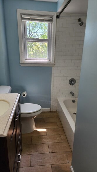 Building Photo - 1131 South Ave W