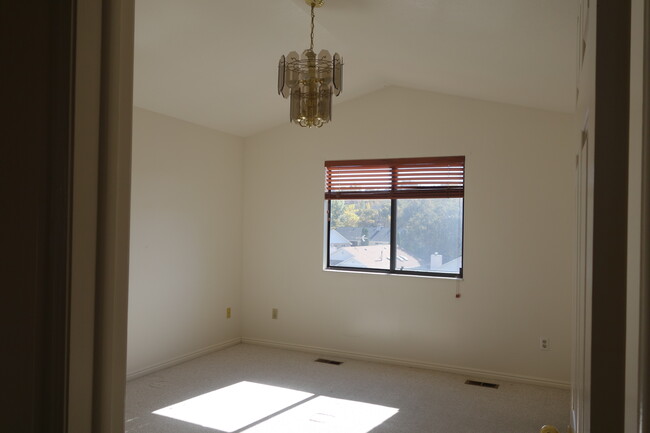 Building Photo - 1349 E 5150 S