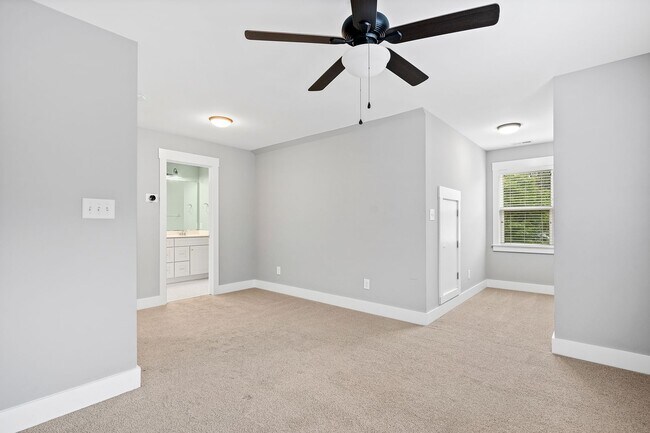 Building Photo - Charming Cape Cod in Tuscaloosa Lakewood!