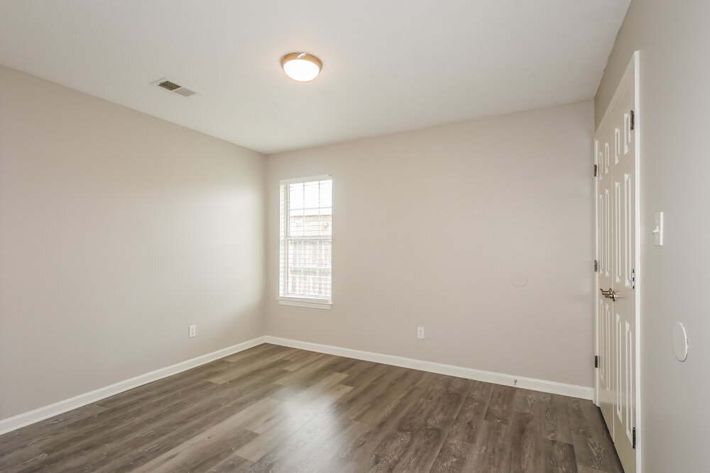 Building Photo - 8280 Dexter Ridge Cove E