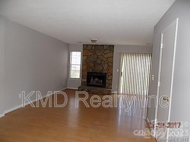 Building Photo - 6425 Windsor Gate Ln