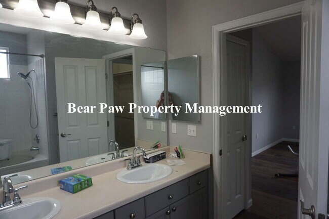 Building Photo - Nice Condo in Littleton!  Close to C470 an...