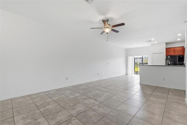 Building Photo - 12942 Utopia Gdns Wy