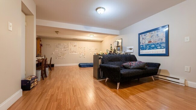 Building Photo - 27 Noble St